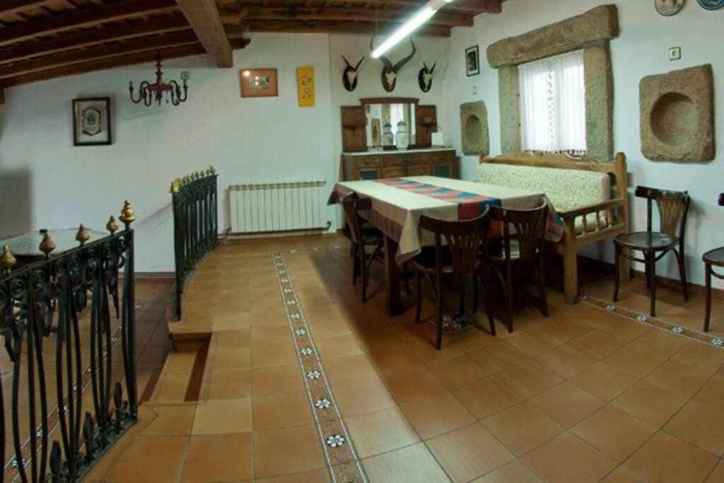 Casa Rural Lucia Es Una Casa Rural Amplia Con Pat Cabezas Bajas Extérieur photo